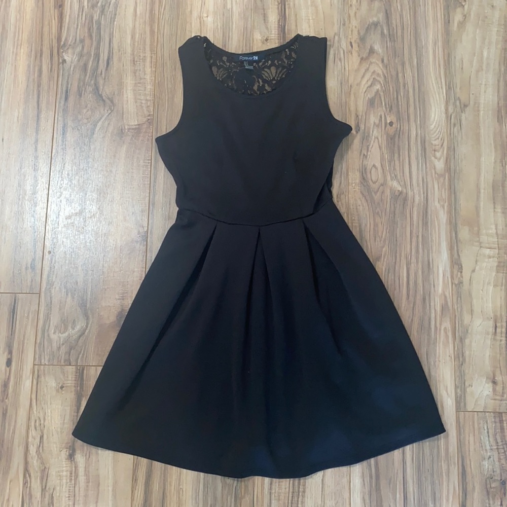 Women’s lace back black dress